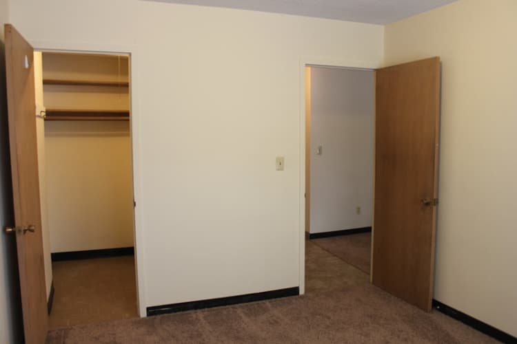 undefined apartments for rent - image - Lake-Summit-unit-207-029.jpg