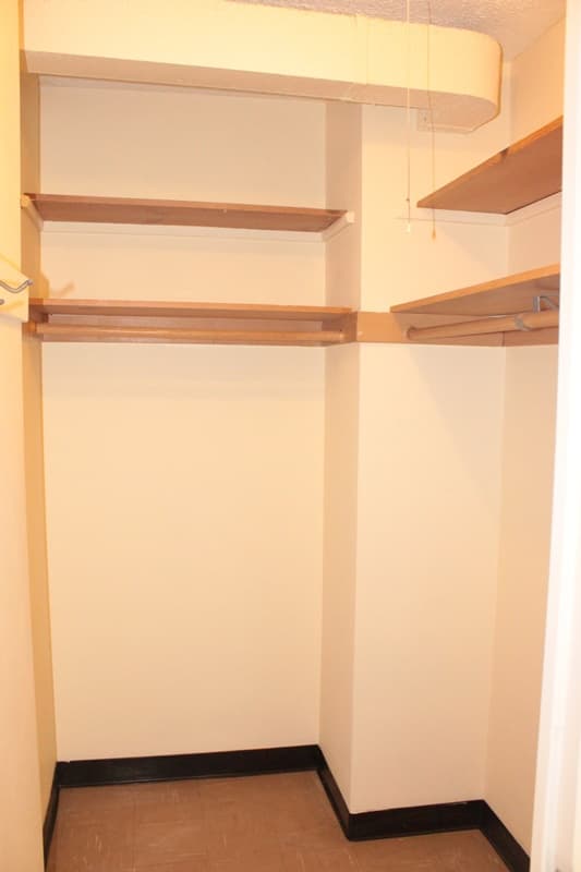 undefined apartments for rent - image - Lake-Summit-unit-207-025.jpg