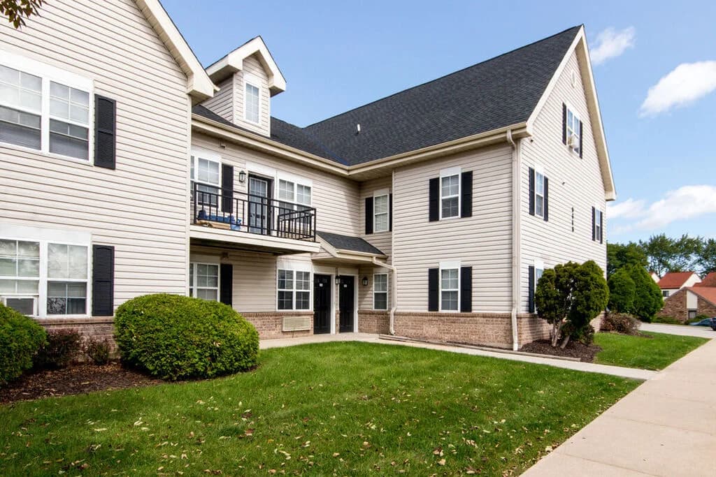 Milwaukee County apartments for rent - Property image - Madison Woods - 3