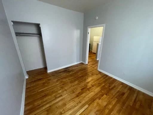 Milwaukee County apartments for rent - Property image - 828 W Windlake Ave - 3