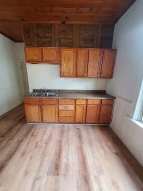 Milwaukee County apartments for rent - Property image - 1568 W Windlake Ave. - 3