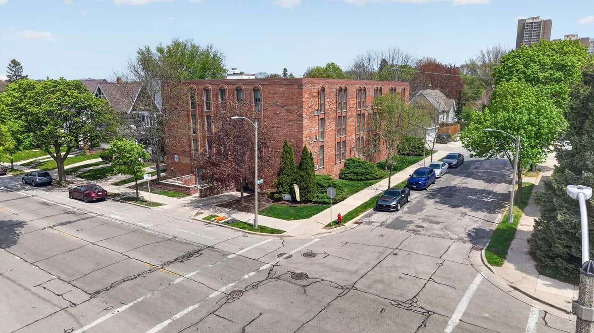 Milwaukee County apartments for rent - Property image - 3402 N Oakland Ave - 2