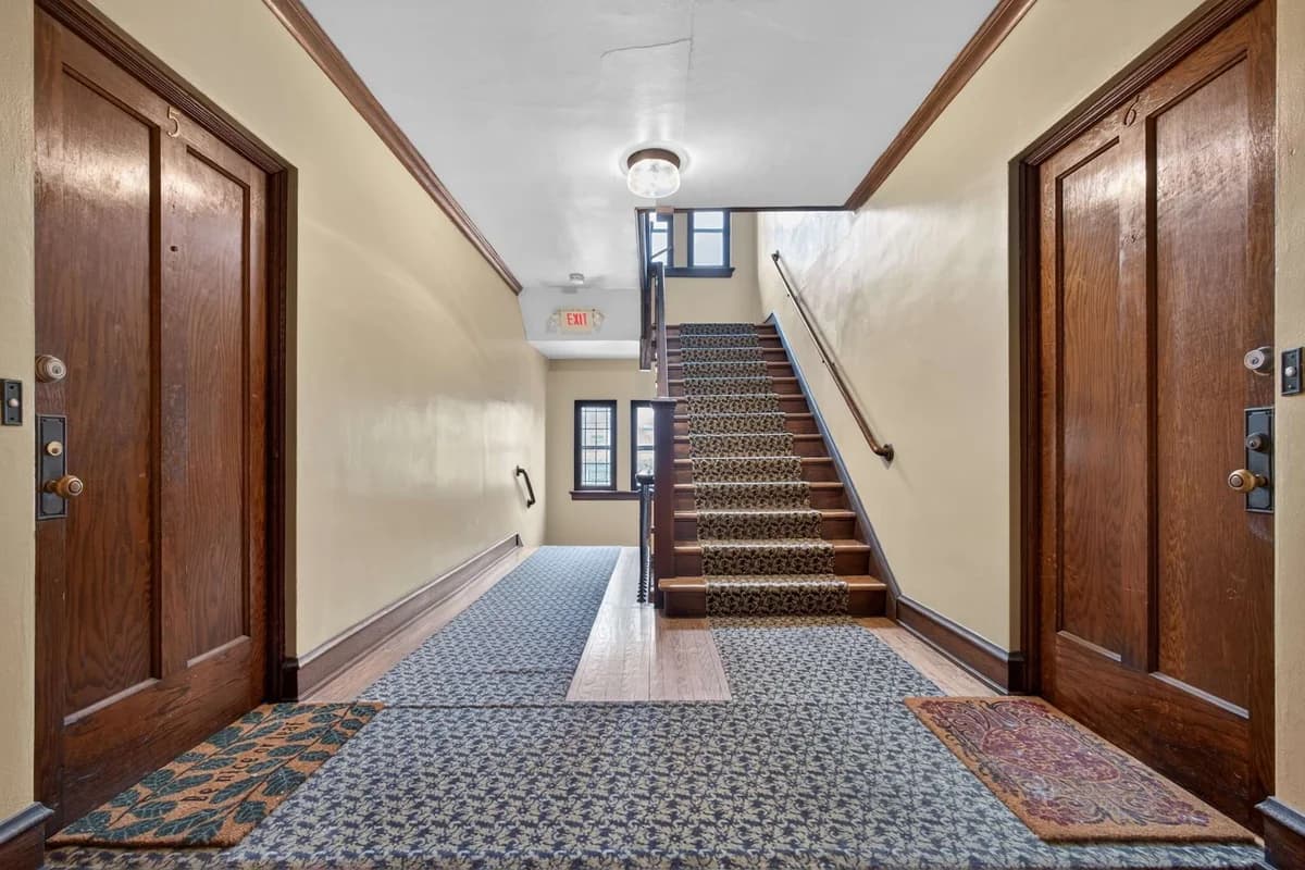 Milwaukee County apartments for rent - image - 3402 Oakland Ave - Stairs.jpg
