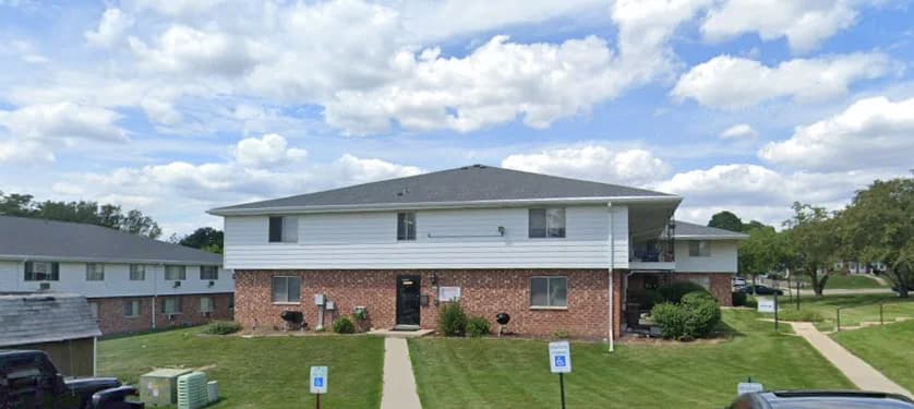 Milwaukee County apartments for rent - Property image - Howard Garden - 1