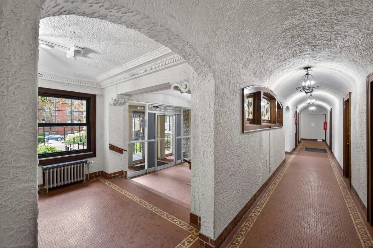 Milwaukee County apartments for rent - Property image - Belleview Manor - 3