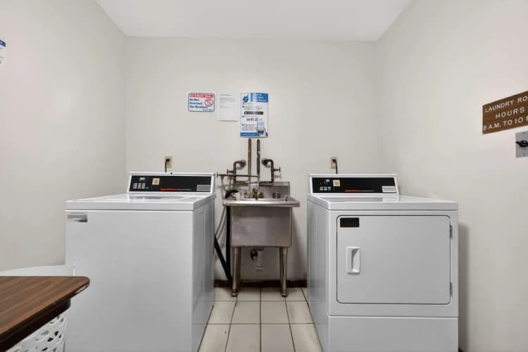 Milwaukee County apartments for rent - image - Marshal Manor - Laundry.jpg