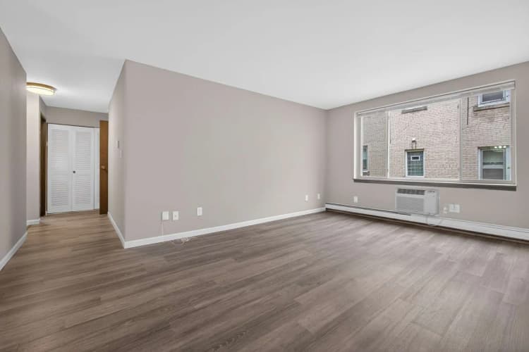 Milwaukee County apartments for rent - image - Marshal Manor - Living Room.jpg