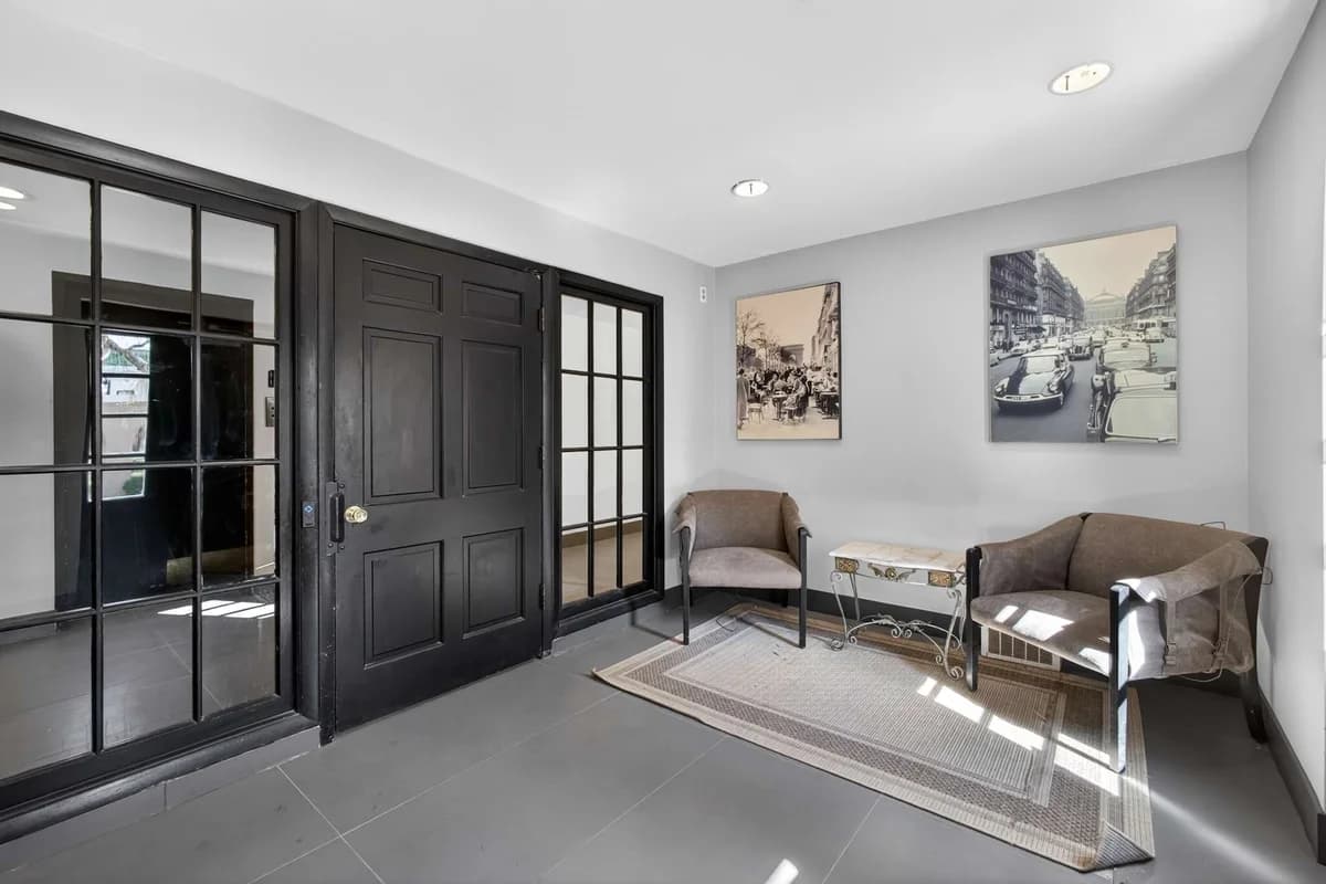 Milwaukee County apartments for rent - Property image - Charleston East - 2