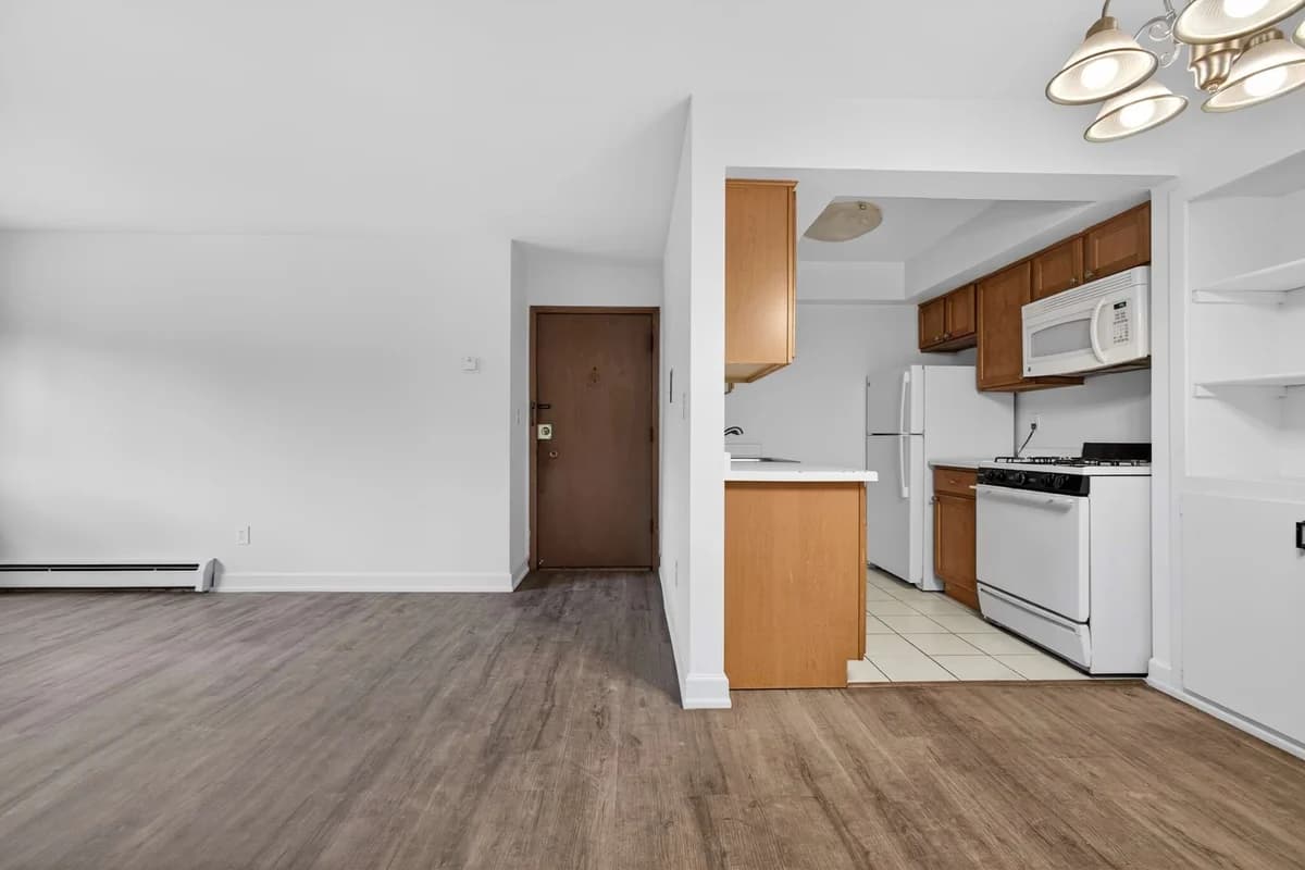 Milwaukee County apartments for rent - Property image - Webster Place - 3