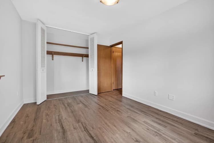 Milwaukee County apartments for rent - image - Webster Place - Bedroom.jpg