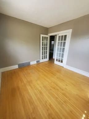 Milwaukee County apartments for rent - Property image - 1834 E. Windsor Pl. - 3