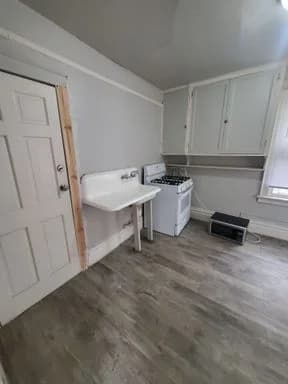 Milwaukee County apartments for rent - Property image - 605 N. 30th St - 1