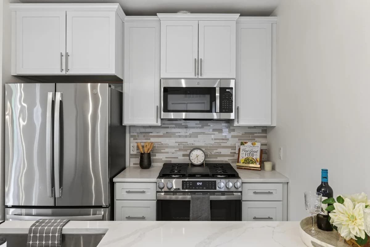 Milwaukee County apartments for rent - Property image - 2991 South Clement Avenue - 3