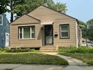 Milwaukee County apartments for rent - Property image - 7900 W Potomac Ave - 2