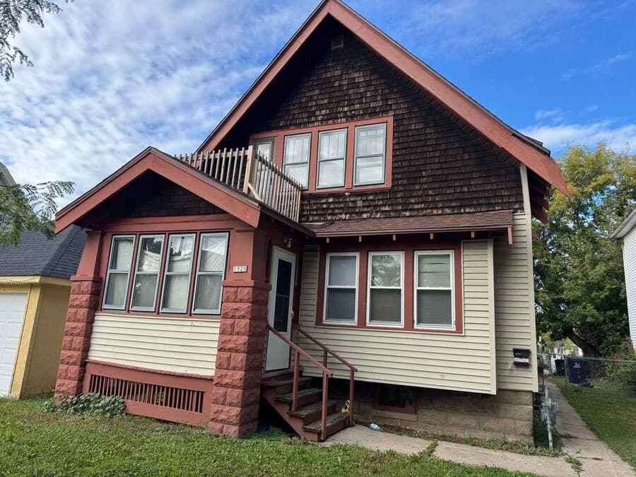 Milwaukee County apartments for rent - Property image - 1920 West Vienna Avenue - 1