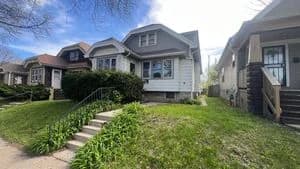Milwaukee County apartments for rent - Property image - 1920 West Vienna Avenue - 3