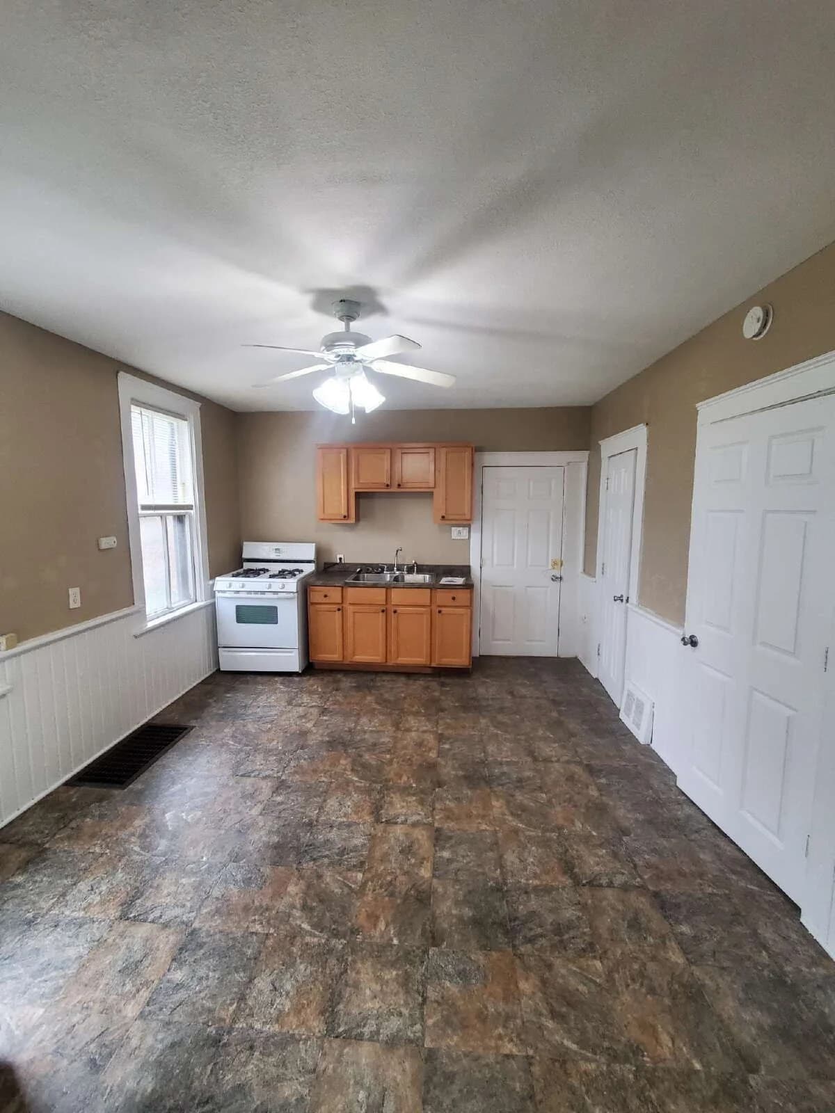 Milwaukee County apartments for rent - Property image - 1869 N Humboldt Ave - 2