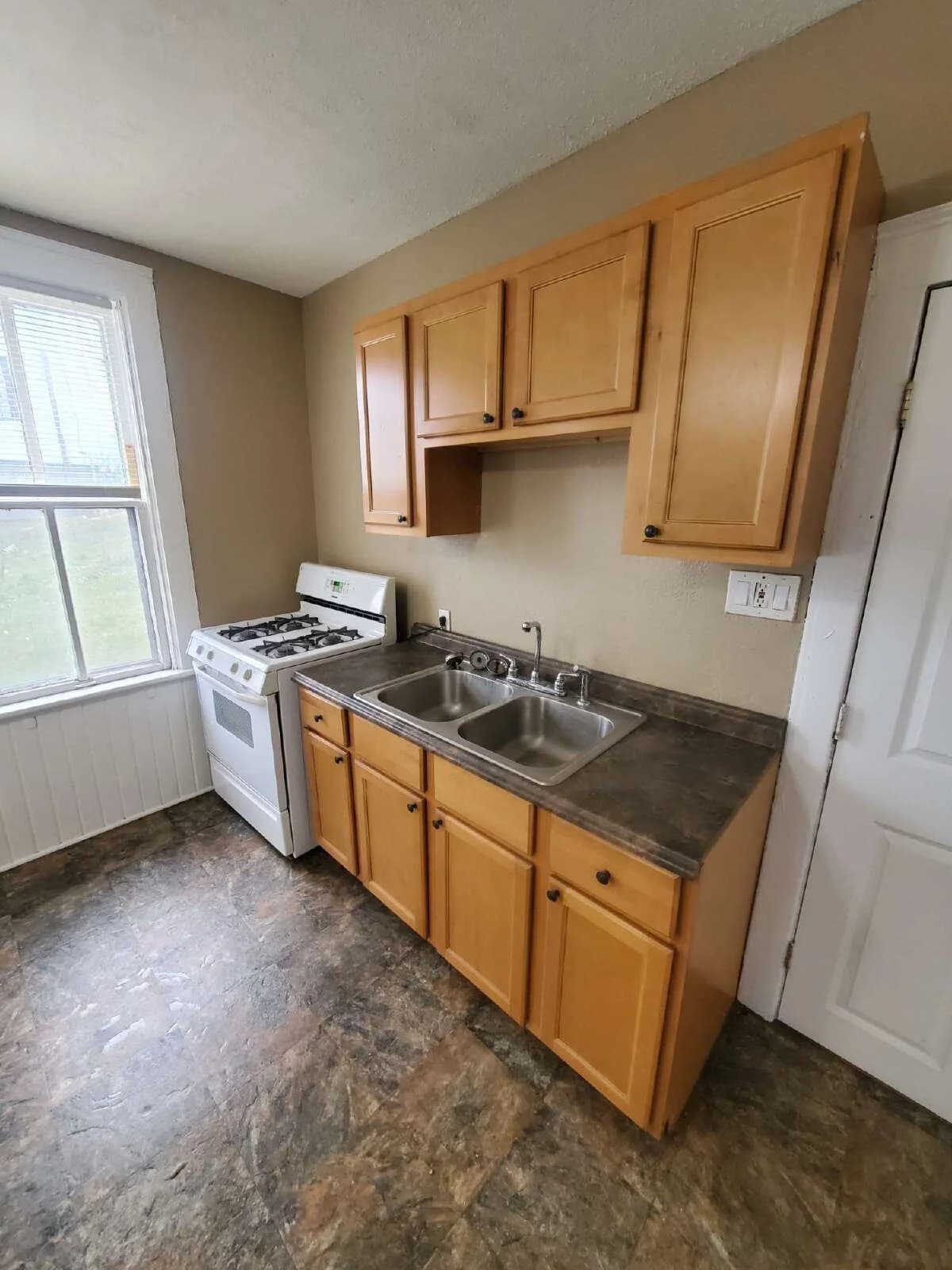 Milwaukee County apartments for rent - Property image - 1869 N Humboldt Ave - 3