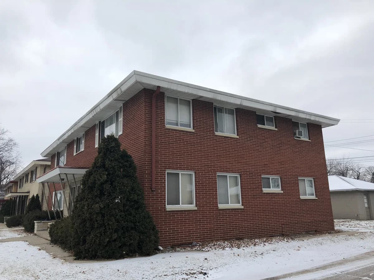 Milwaukee County apartments for rent - Property image - 9500 W Capitol Dr 4 unit - 2