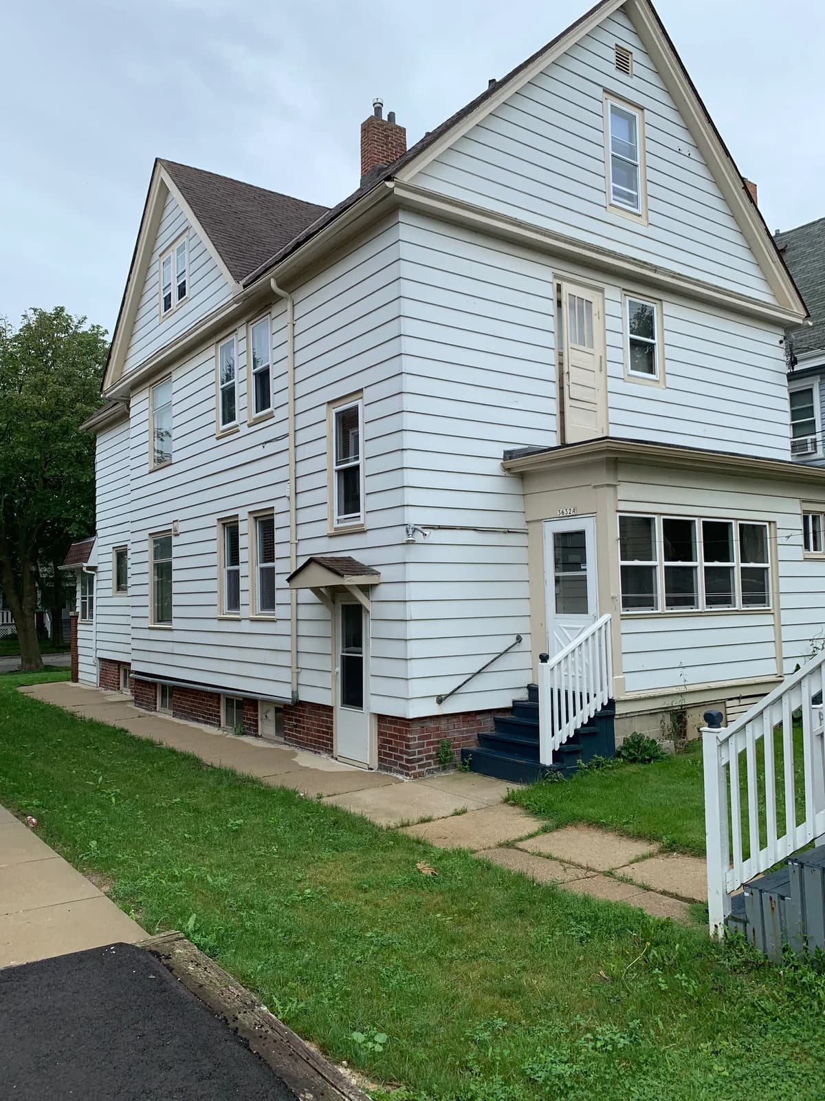 Milwaukee County apartments for rent - Property image - 3630 E Plankinton Ave - 6 Unit - 2