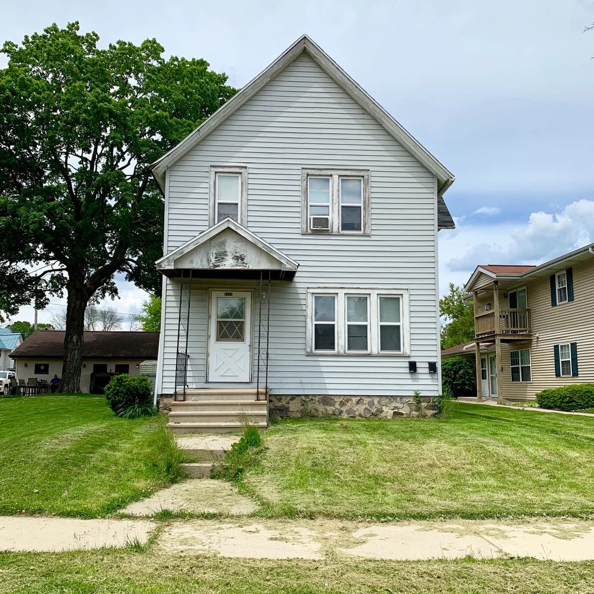 Milwaukee County apartments for rent - Property image - 1216 Marquette Avenue-Duplex - 1