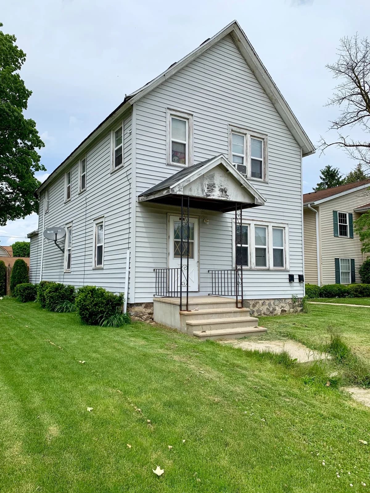 Milwaukee County apartments for rent - Property image - 1216 Marquette Avenue-Duplex - 2