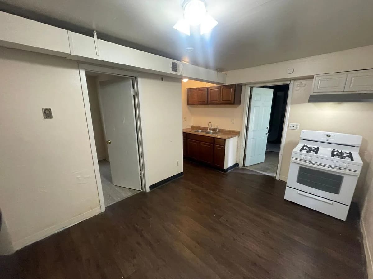 Milwaukee County apartments for rent - image - large (8).jpg