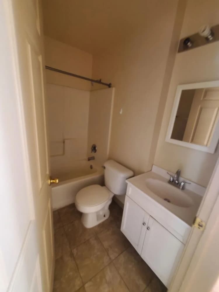 Milwaukee County apartments for rent - image - 1235 W National Ave08.jpg