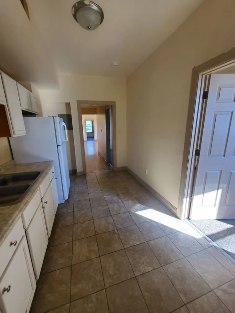 Milwaukee County apartments for rent - image - 1235 W National Ave02.jpg