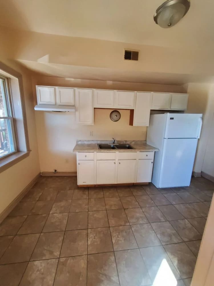 Milwaukee County apartments for rent - image - 1235 W National Ave05.jpg