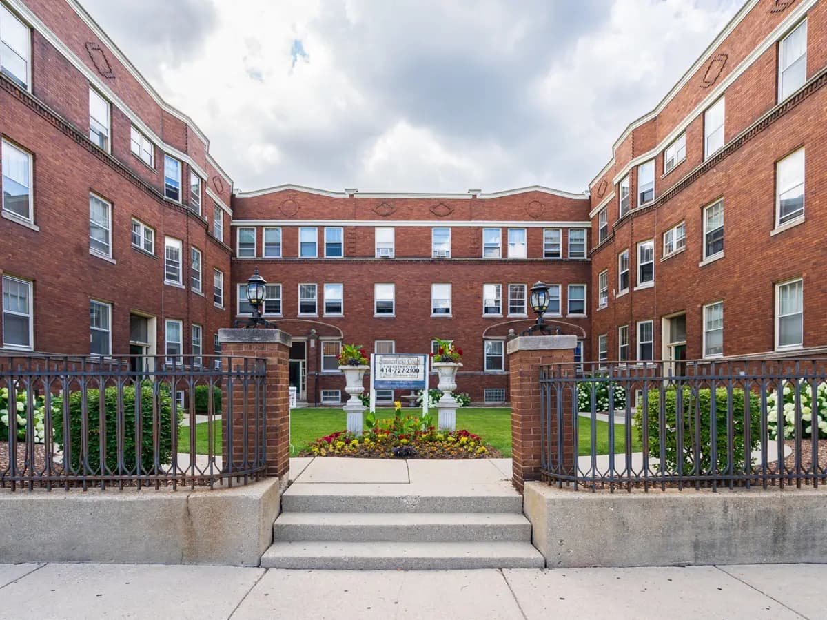 undefined apartments for rent - image - 60a29f1acf2134.31259186125.jpg