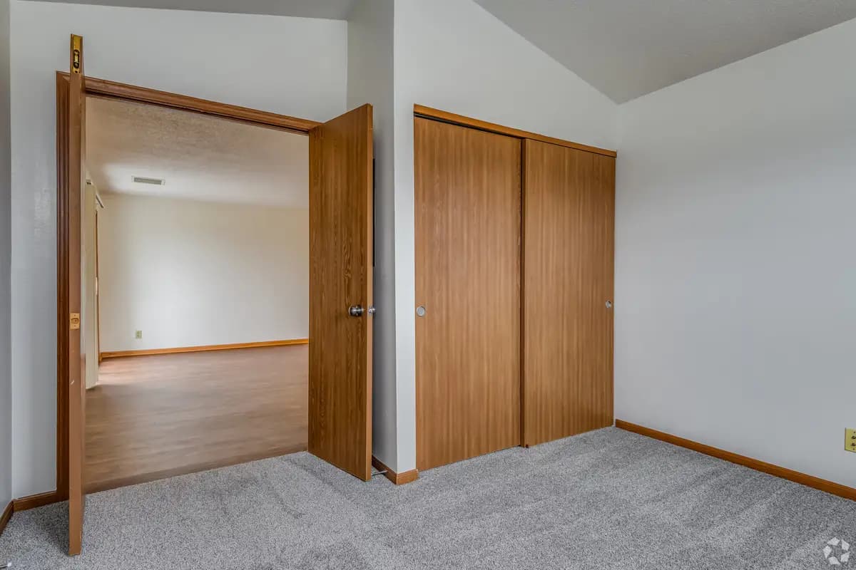 undefined apartments for rent - image - the-gables-apartments-oak-creek-wi-1br-1ba---1015sf (4).jpg