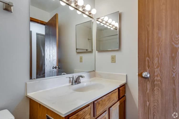 undefined apartments for rent - image - the-gables-apartments-oak-creek-wi-1br-1ba---1015sf (6).jpg