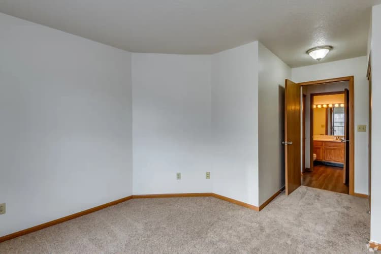 undefined apartments for rent - image - the-gables-apartments-oak-creek-wi-2br-2ba---1085sf (5).jpg