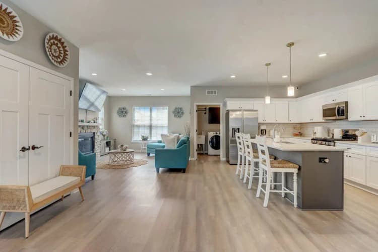 undefined apartments for rent - image - 14-web-or-mls-S-Superior-Pl-014-min.jpg