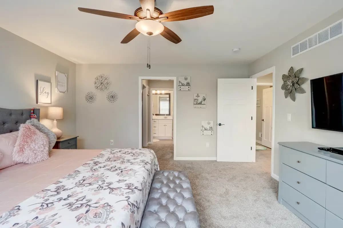 undefined apartments for rent - image - 18-web-or-mls-S-Superior-Pl-018-min.jpg