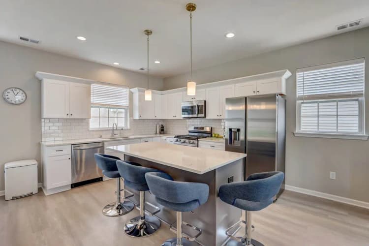 undefined apartments for rent - image - 24-web-or-mls-S-Superior-Pl-024-min.jpg