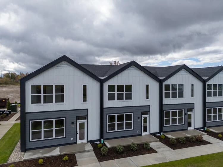 undefined apartments for rent - image - 4013-lk-vis-pkwy-oak-creek-wi-building-photo (14).jpg