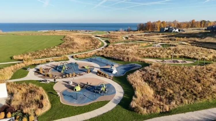 undefined apartments for rent - image - 4013-lk-vis-pkwy-oak-creek-wi-building-photo (18).jpg