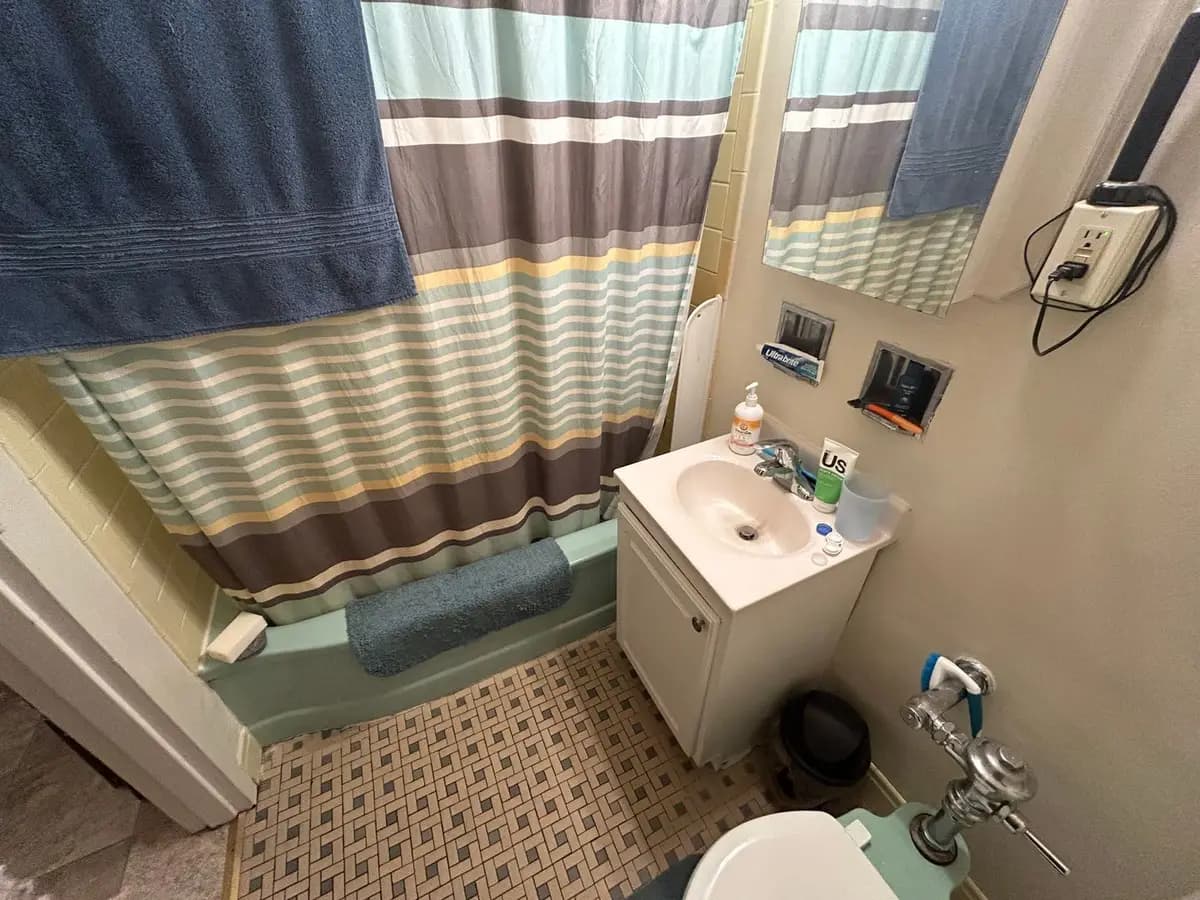 undefined apartments for rent - image - large (44).jpeg - 3