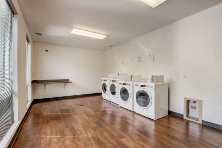 undefined apartments for rent - image - imgi_12_14830-web-or-mls-E Brown St 302-030.webp