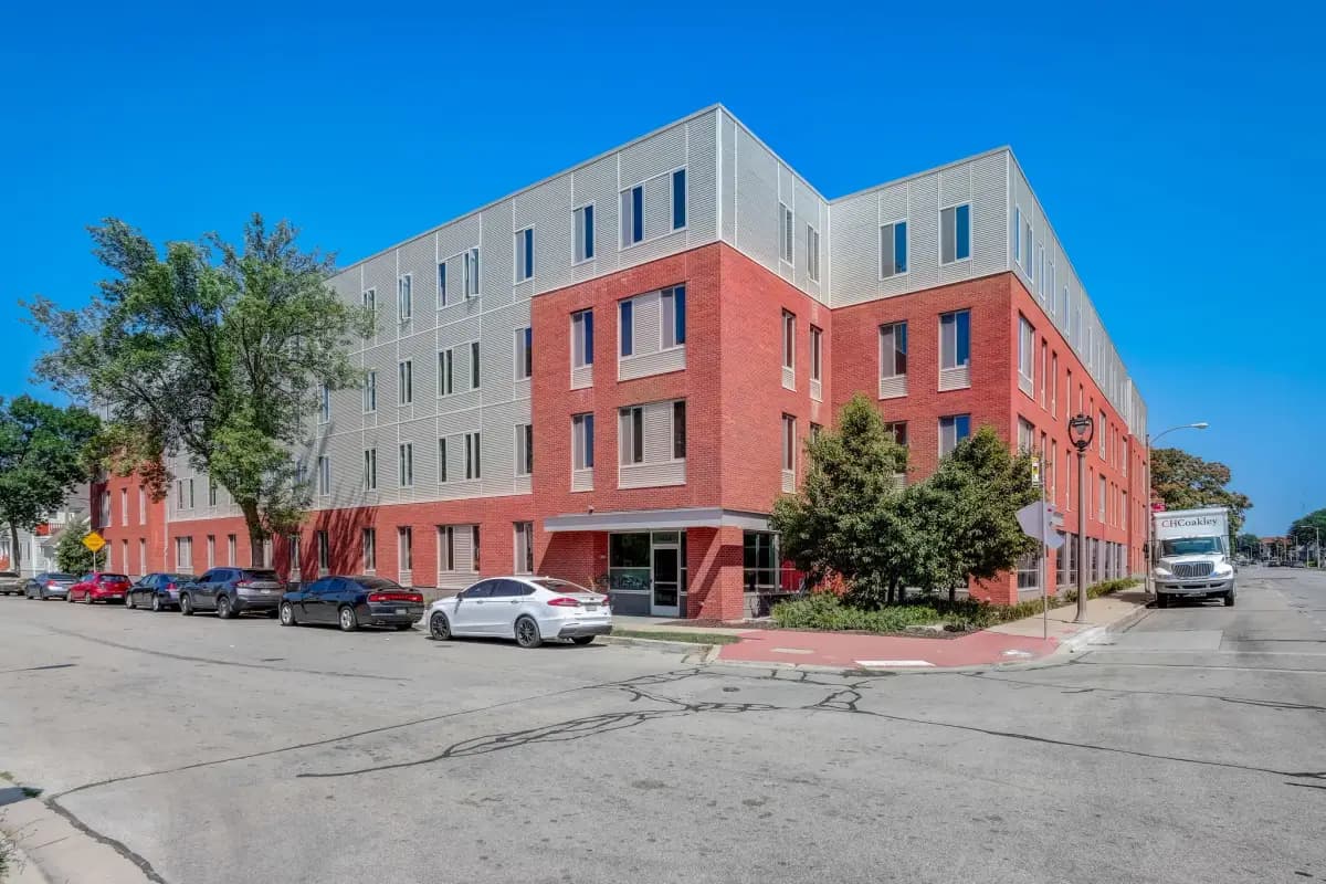 undefined apartments for rent - image - imgi_14_1-web-or-mls-E Brown St 302-001.webp