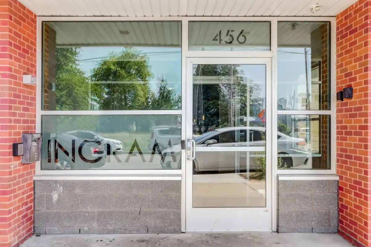 undefined apartments for rent - image - imgi_15_1482-web-or-mls-E Brown St 302-002.webp