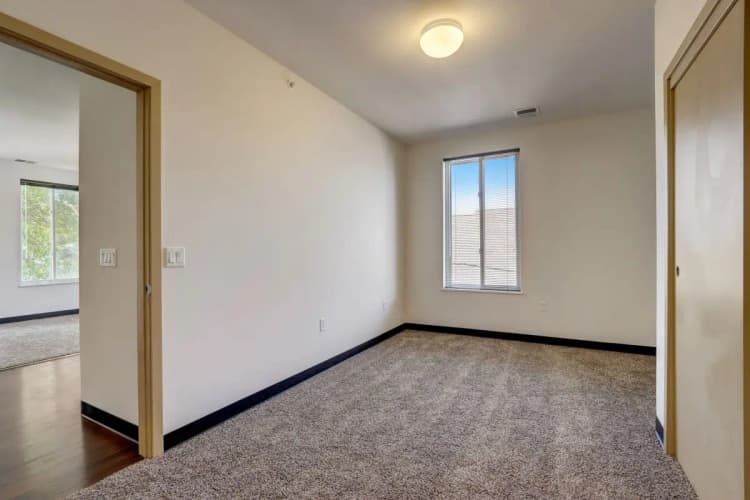 undefined apartments for rent - image - imgi_4_14816-web-or-mls-E Brown St 302-016.webp