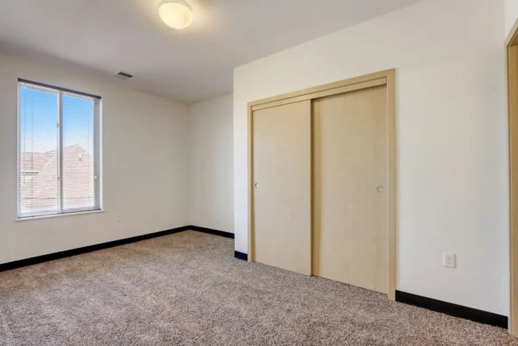 undefined apartments for rent - image - imgi_5_14813-web-or-mls-E Brown St 302-013.webp