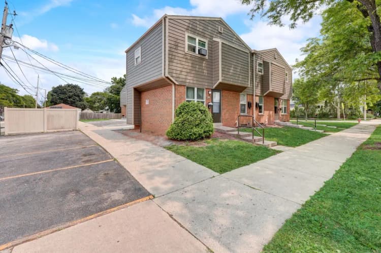 undefined apartments for rent - image - imgi_8_3012-web-or-mls-S 64th St 67526-002.webp