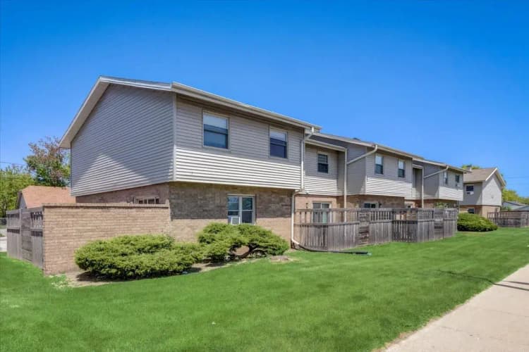 undefined apartments for rent - image - imgi_16_30937-W Vliet St Unit 2020-037.webp