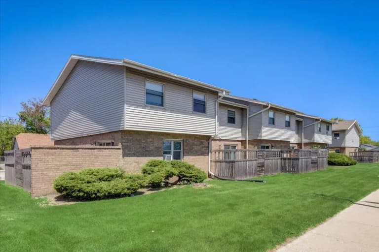 undefined apartments for rent - image - imgi_16_30937-W Vliet St Unit 2020-037.webp
