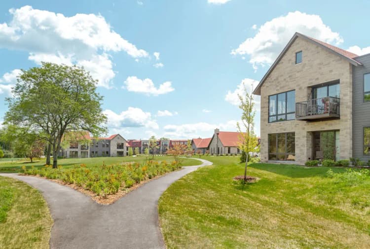 undefined apartments for rent - image - 5e44a281103609.38973112171.webp