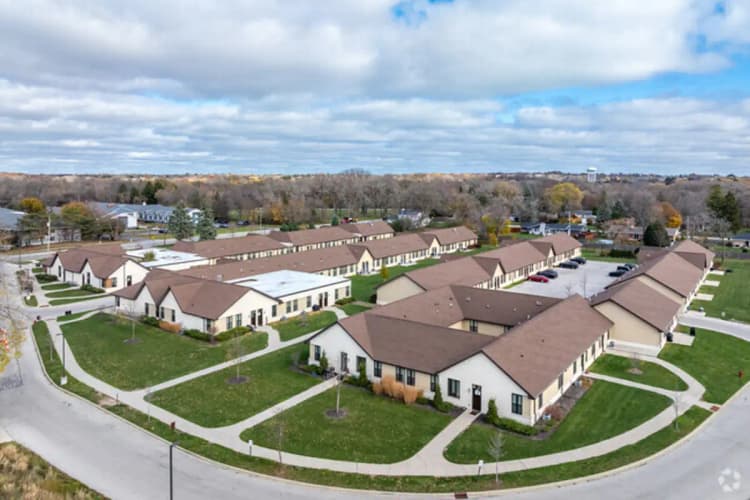 undefined apartments for rent - image - 2.1633_on_the_park_glendale_wi_aerial_photo.jpeg.webp